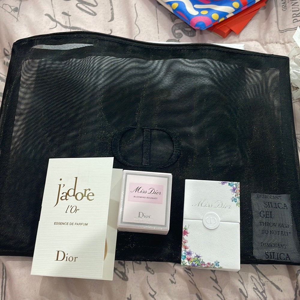 Dior cosmetic mesh bad and samplers